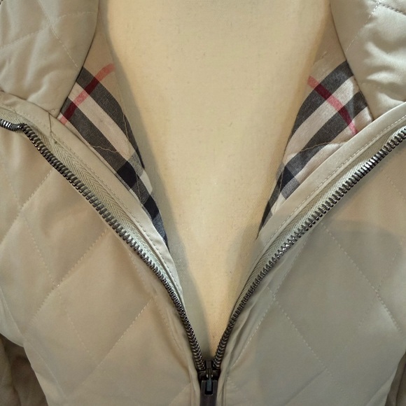 Burberry London Women’s Light Tan Quilted Jacket - Picture 7 of 10